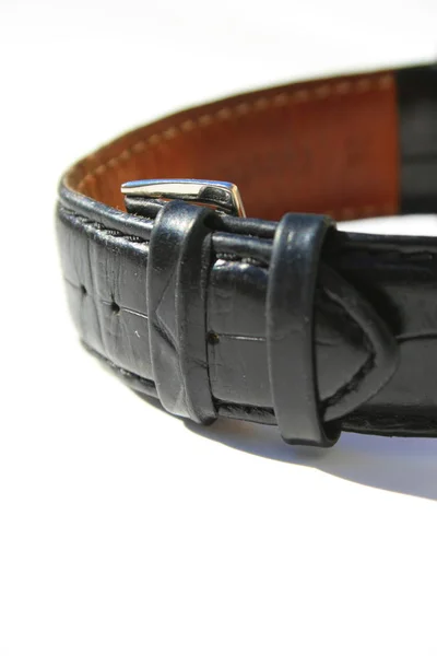 Närbild Ett Läderarmband Vit Bakgrund — Stockfoto