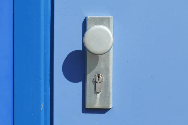 Голубая Металлическая Дверь Серебряный Матальный Замок Двери — стоковое фото