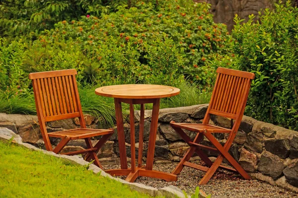 Classic Hardwood Garden Furniture Summer Garden — Stock Photo, Image