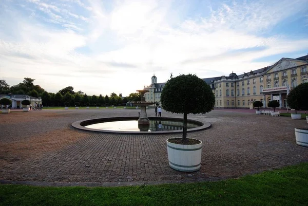 Karlsruhe Palace Zbudowany 1715 Środku Stolicy Powiatu Baden Niemczech — Zdjęcie stockowe