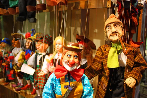 Παραδοσιακές Μαριονέτες Από Ξύλο Κατάστημα Πράγα Τσεχία — Φωτογραφία Αρχείου