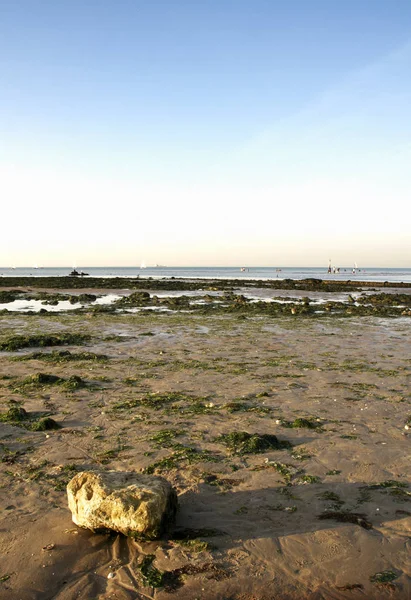 View Margate Beach Late Afternoon Rock Foreground — Stock Photo, Image