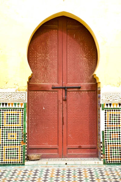 Histórico Edifício Antigo Porta Estilo Marroquino África Madeira Metal Enferrujado — Fotografia de Stock