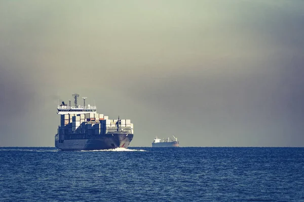 Grande Nave Container Grigia Movimento Dal Mar Baltico — Foto Stock