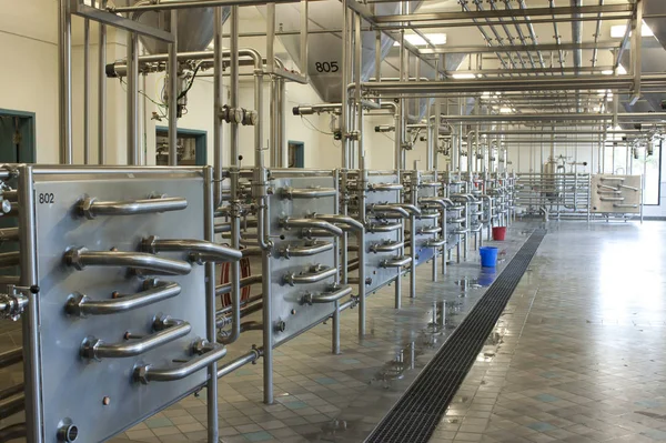 Large Beer Manufacturing Plant Could Also Large Dairy Farm — Stock Photo, Image