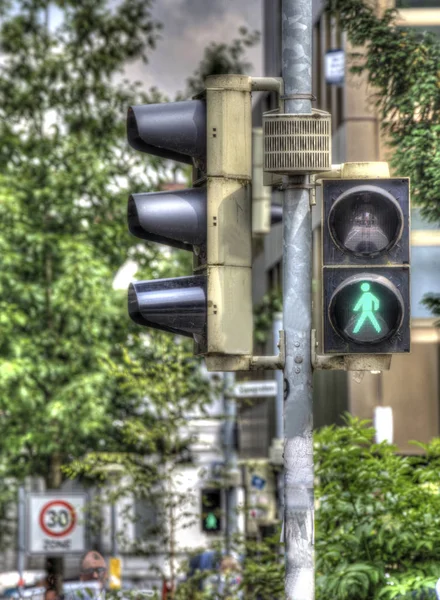 Señal Tráfico Verde Ligt Alemania Europa — Foto de Stock