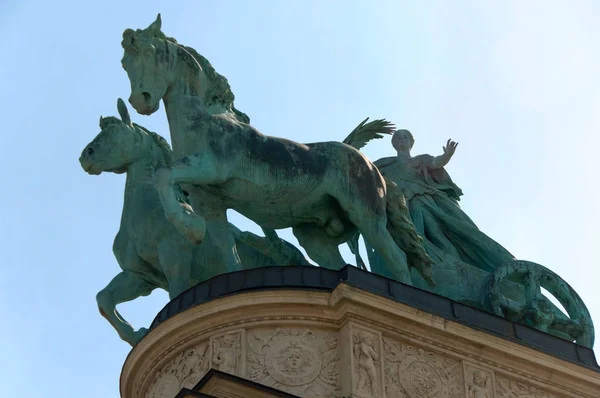 Symbolic Figure Peace Heroe Square Budapest Hungary — Stock Photo, Image