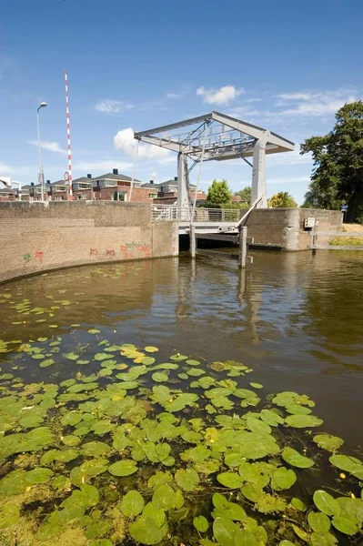 オランダの近代的なコラプス可能な橋 — ストック写真