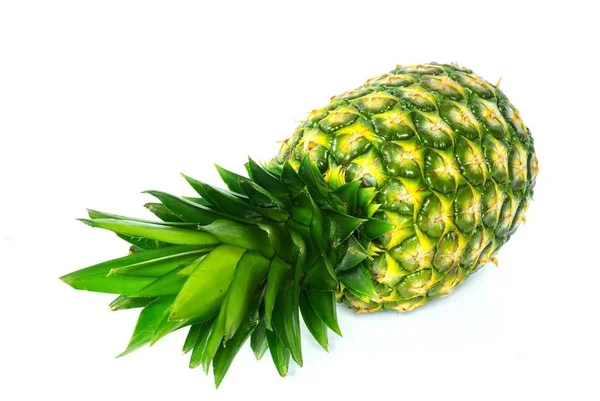 Beyaz Arka Plan Üzerinde Izole Taze Ananas — Stok fotoğraf