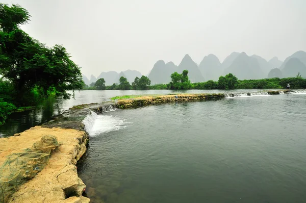 Gyönyörű Mountain River Side Karsztvidék Yangshuo Guilin Kína — Stock Fotó