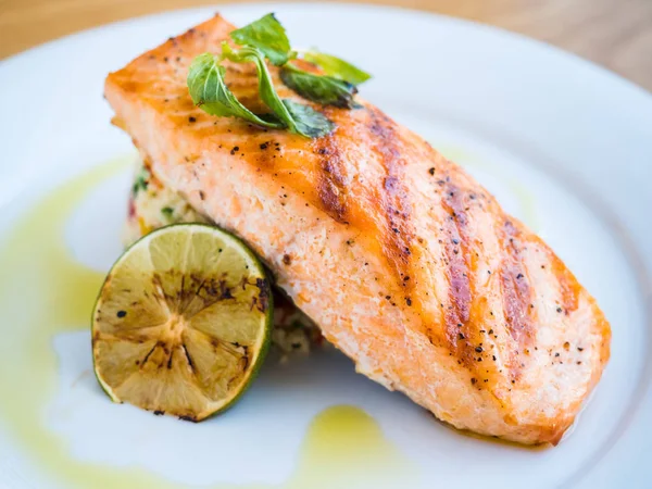 Grilled Salmon Rice Baked Lime — Stock Photo, Image