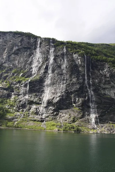 Norvégia Norvég Hellesylt Geirangerfjord Geirangerfjorden Fjord Fjordok Hegy Csónak Természet — Stock Fotó