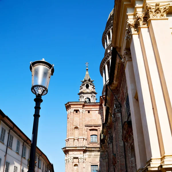 旧建筑在欧洲意大利米兰宗教和阳光 — 图库照片