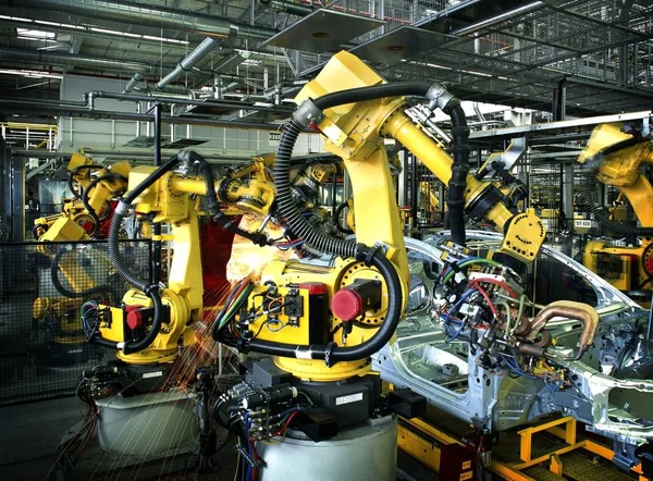 Robots Soudage Dans Une Usine Automobile — Photo