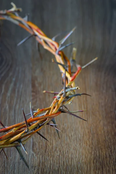 Crown Made Thorns Isolated Wooden Background — Stock Photo, Image