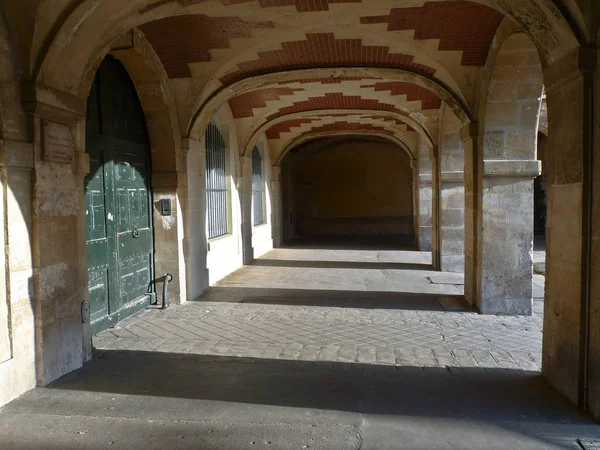 Bellissime Passerelle Architettura Parigi Presso Luoghi Des Vosges — Foto Stock