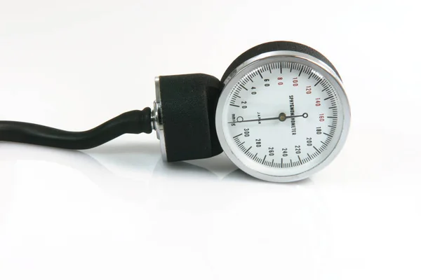 Vérnyomásmérő Orvostechnikai Eszközök Tárgyak Részlete Retro Sphygmometer Izolált Fehér Háttér — Stock Fotó