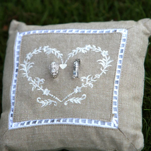 Anillos Boda Una Almohada — Foto de Stock