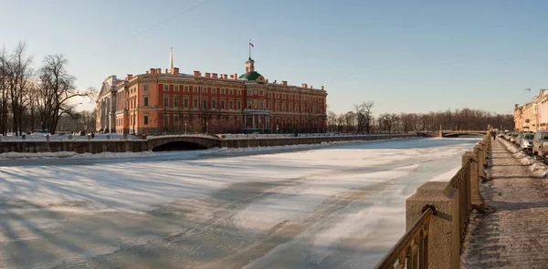 Панорама Михайловского Замка Санкт Петербург Зимой — стоковое фото