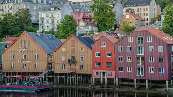 Norveç Şehrinde Güzel Evler — Stok fotoğraf