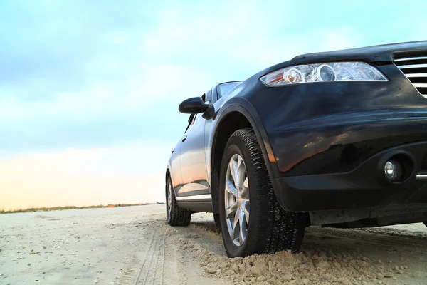 Coche Negro Que Ralentizó Drásticamente Por Mar — Foto de Stock