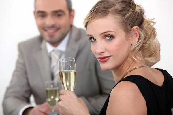 Couple Boire Champagne Intérieur — Photo