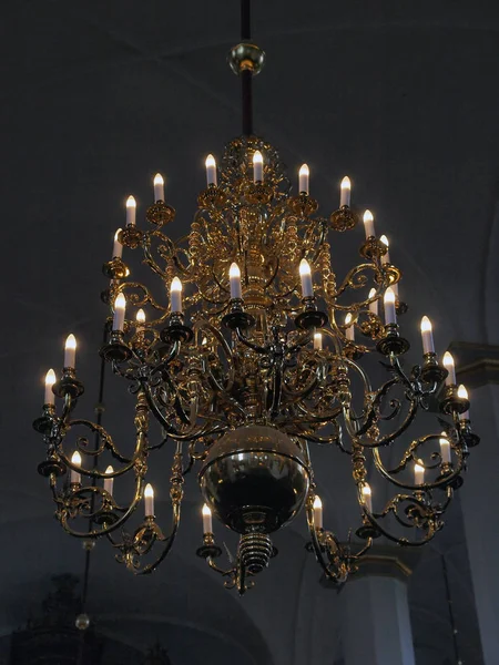 Classical Style Old Beautiful Crystal Chandelier — Stock Photo, Image