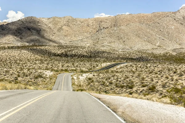 Eine Einsame Straße Durch Die Wüste Nevada — Stockfoto