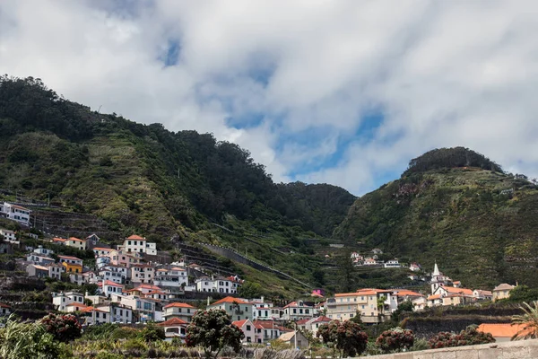 Vista Panorámica Las Montañas Costeras Del Pueblo Porto Moniz — Foto de Stock