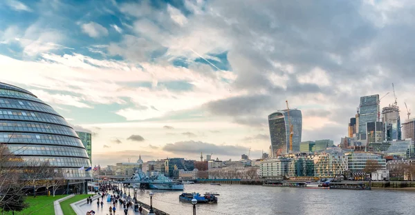Thames Nehri Gezileri Westminster Köprüsü Nden Greenwich Koşmak Boyunca Birçok — Stok fotoğraf