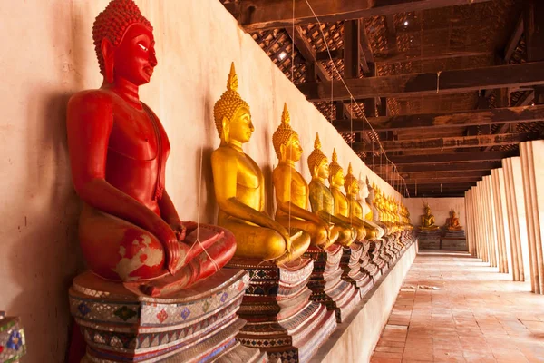 Vörös Szobor Buddha Wat Putthaisawan Temple Ayutthaya Thaiföld — Stock Fotó