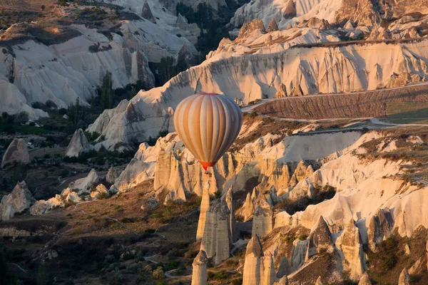 Cappadocia Turecko Největší Turistickou Atrakcí Cappadocia Let Balónem Při Východu — Stock fotografie