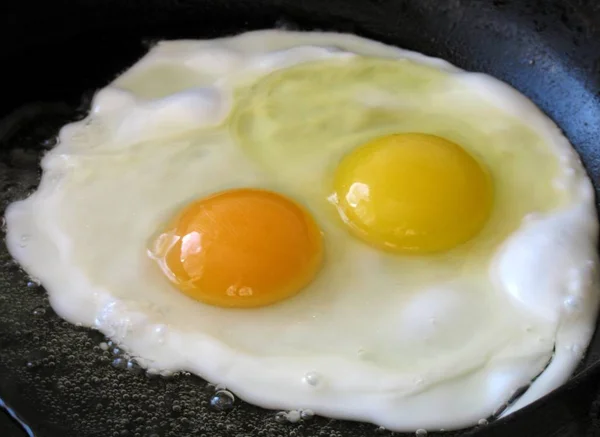 Eier Auf Pfanne Braten — Stockfoto