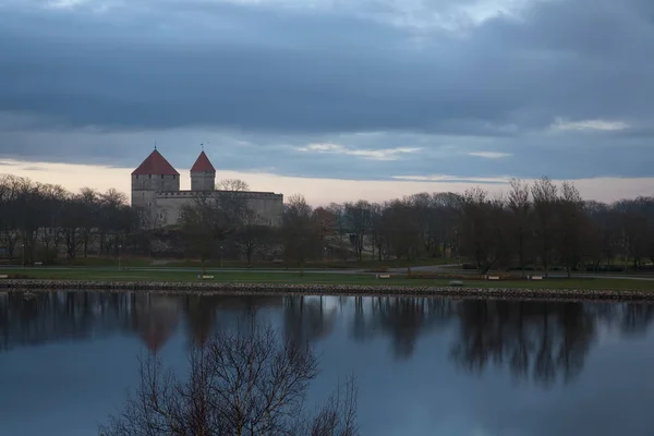 Antiguo Castillo Saaremaa Isla Estonia — Foto de Stock