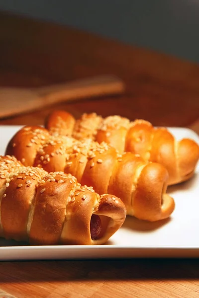 Masa Horneada Fresca Con Salchicha Sésamo — Foto de Stock