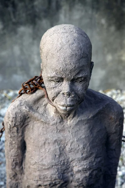 石头城一座雕像 桑给巴尔岛表述和哀悼的非洲奴隶贸易 — 图库照片