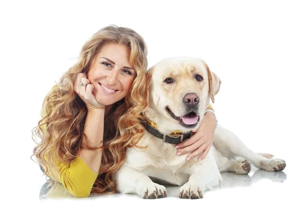 Портрет Счастливой Девушки Собакой Белом Фоне — стоковое фото