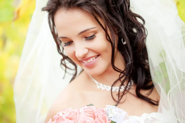 Beautiful Bride Posing Her Wedding Day — Stock Photo, Image