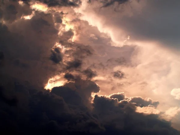 Διαφορετικά Πολύχρωμα Σύννεφα Ουρανό Που — Φωτογραφία Αρχείου