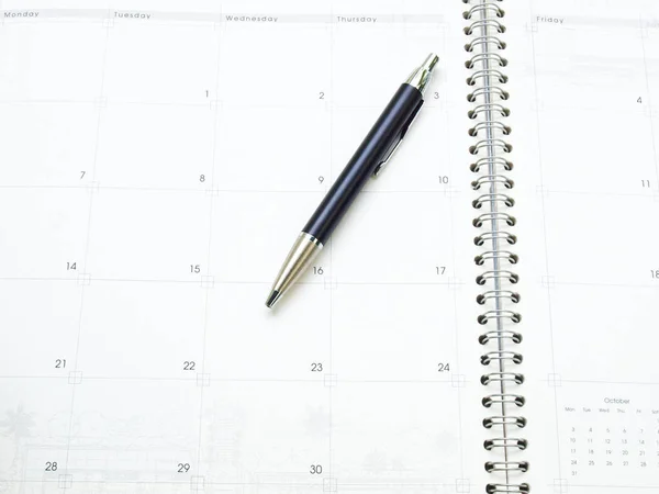 Een Agenda Pagina Organizer Een Pen Als Achtergrond — Stockfoto