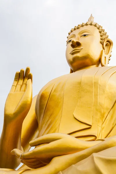 Grande Imagem Buda Ação Sentar Pernas Cruzadas Uma Mão Para — Fotografia de Stock