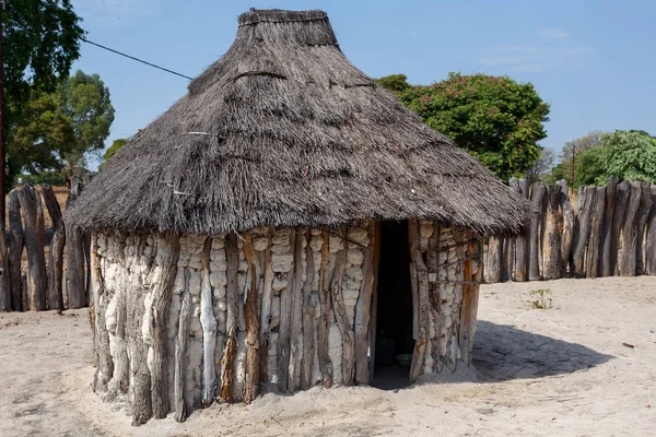 Pueblo Africano Tradicional Con Valla Madera Albergada Namibia Cerca Ciudad — Foto de Stock