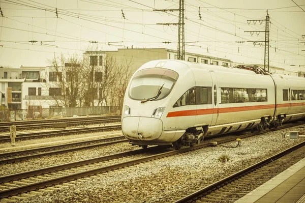 Bild Mit Einem Grauen Intercity Zug Modernen Und Schnellen Öffentlichen — Stockfoto