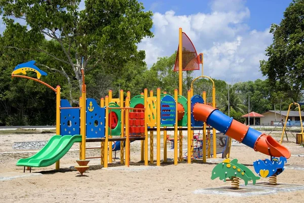 Colorido Parque Infantil Para Pasar Buen Rato — Foto de Stock