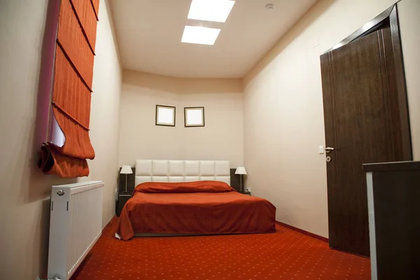 Hotel Room Red Beige Four Stars Empty — Stock Photo, Image