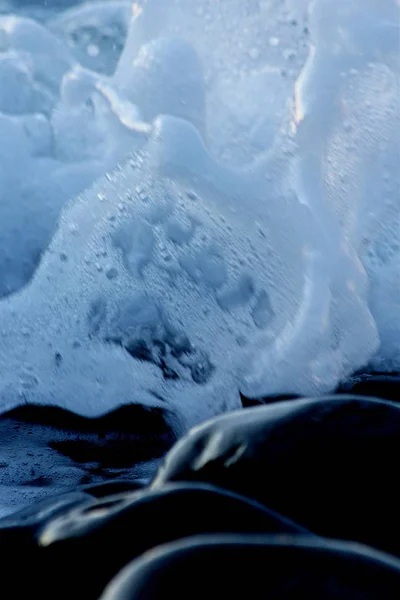 바다가 바위와 만나는 — 스톡 사진