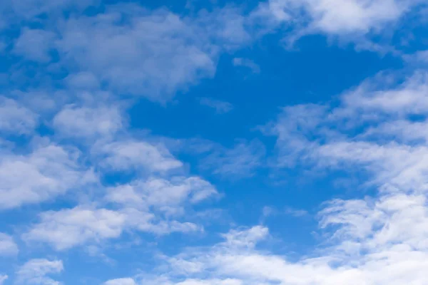 Naht Blauer Himmel Mit Weißen Wolken — Stockfoto