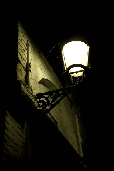 Old Lamp Brygge Belgien Natten — Stockfoto