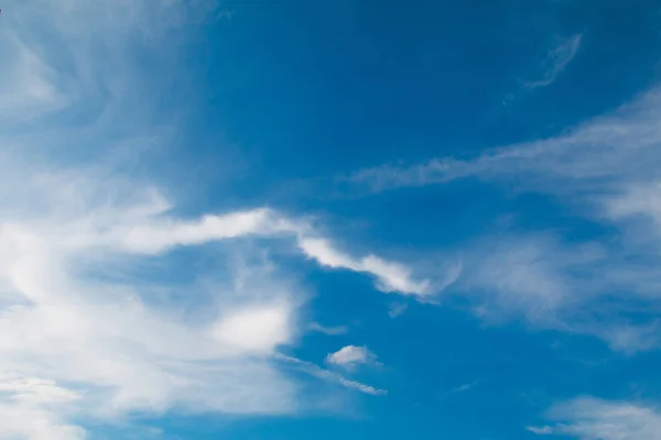 Céu Azul Bonito Com Nuvem — Fotografia de Stock