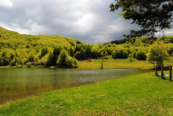 Veduta Del Lago Calamone Sul Monte Ventasso Montagne Appenniniche Reggio — Foto Stock